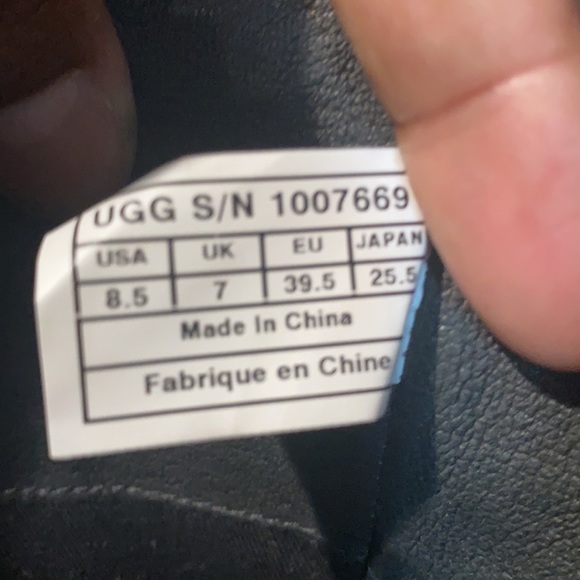 A pair of Calf boots. Ugg’s never worn - Picture 4 of 9